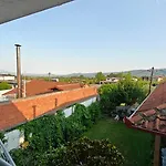 With Mountain View 아파트